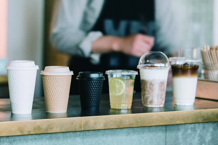 テイクアウト用使い捨てドリンクカップの選び方と専門業者に相談するメリット 折兼ラボ 株式会社折兼 テイクアウト用使い捨てドリンクカップの選び方と専門業者に相談するメリット 折兼ラボ 株式会社折兼