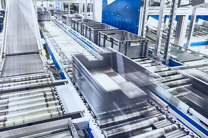 重たい製品を楽楽運搬！作業効率アップにつながるコンベアを紹介 | 折 
