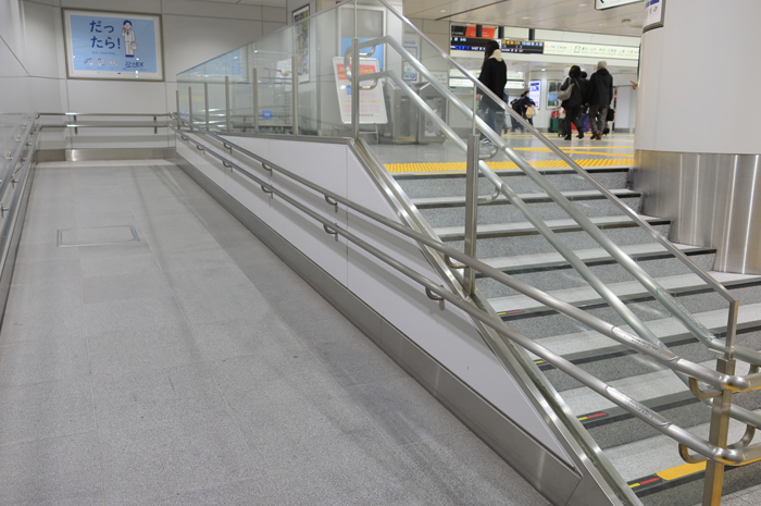 駅のスロープイメージ
