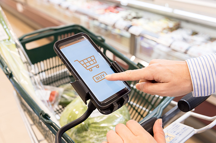 スマートカートを使用する様子